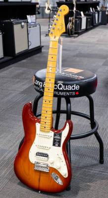 Store Special Product - Fender - American Professional II Stratocaster HSS, Maple Fingerboard - Sienna Sunburst